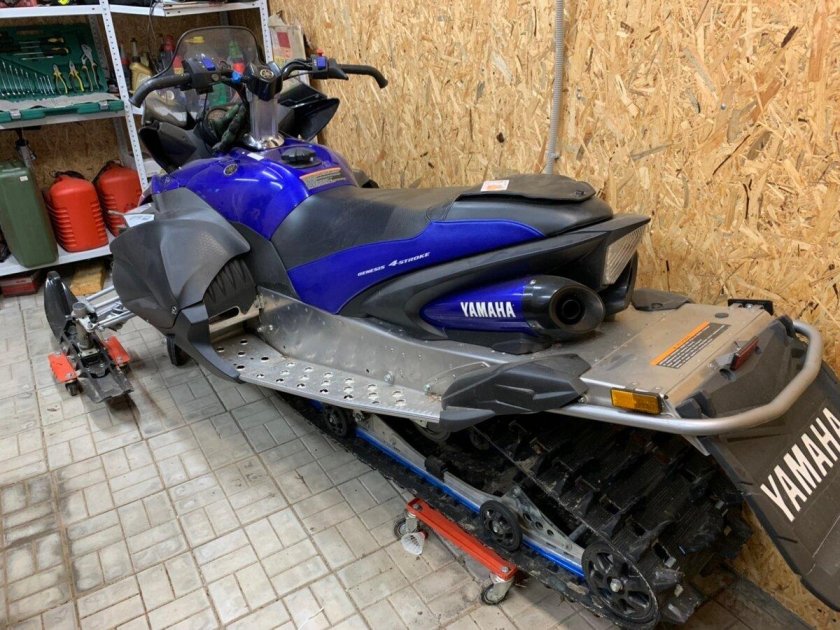 Снегоход Yamaha Apex 2013