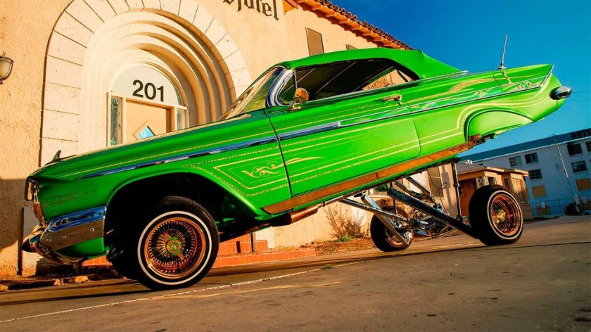 Chevrolet Impala лоурайдер