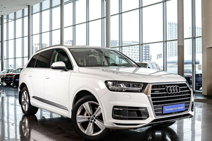 Ауди q7 белая 2021