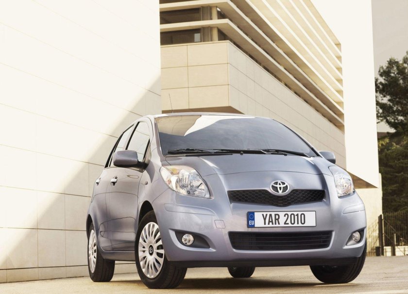 Тойота Ярис