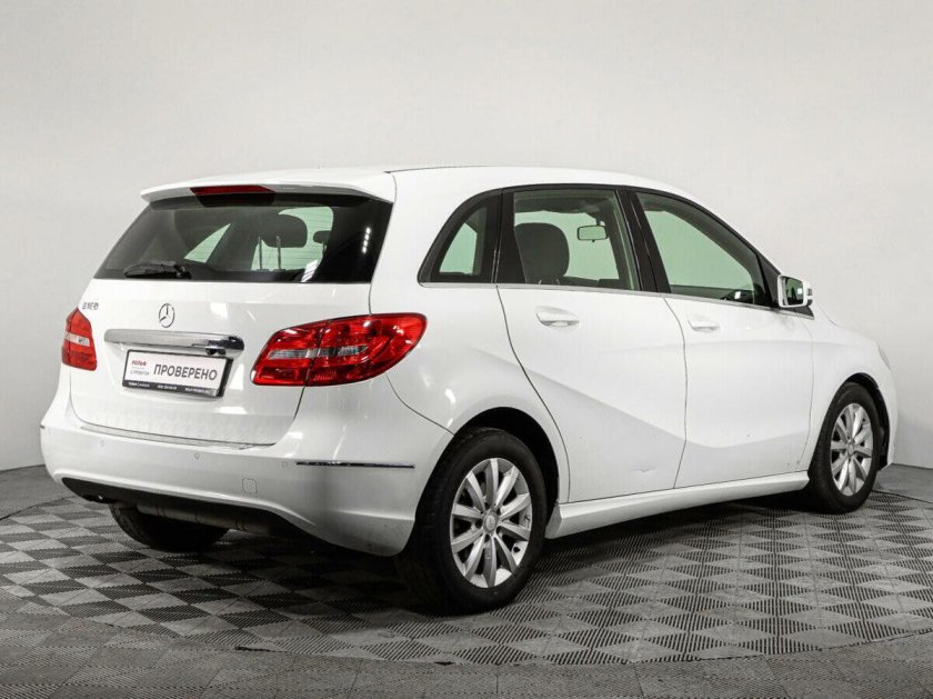 Белый мерседес бенц