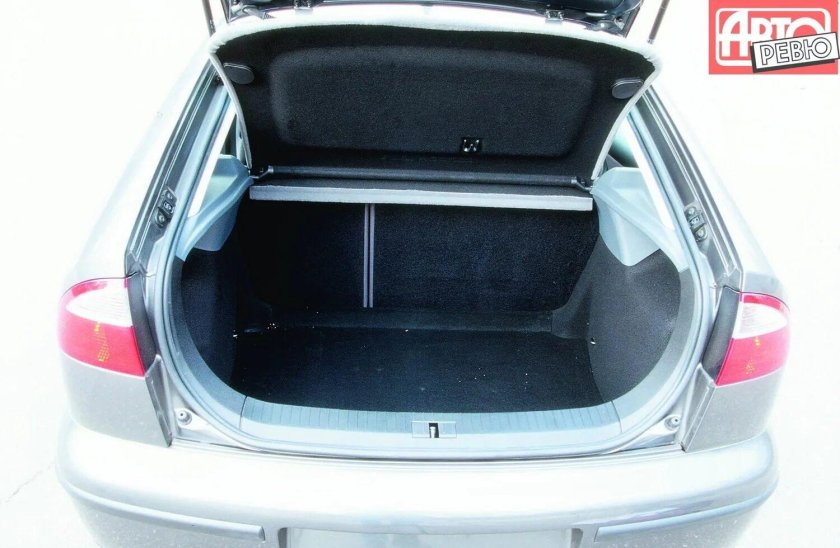 Сеат Леон 2001 багажник