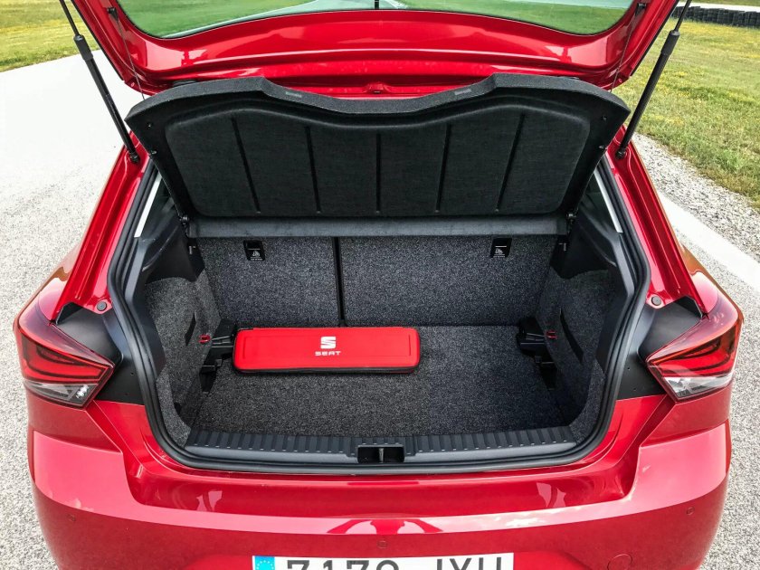 Seat Ibiza багажник