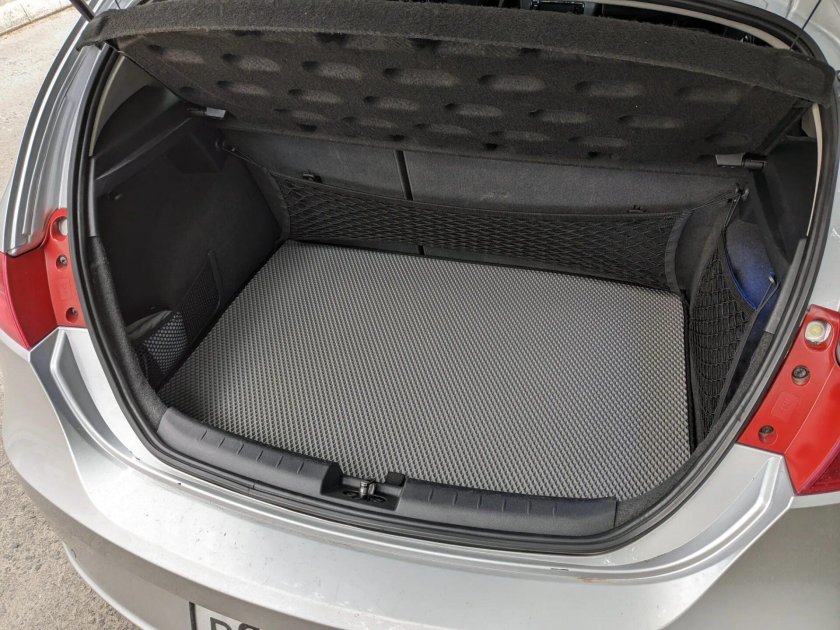 Солярис хэтчбек багажник