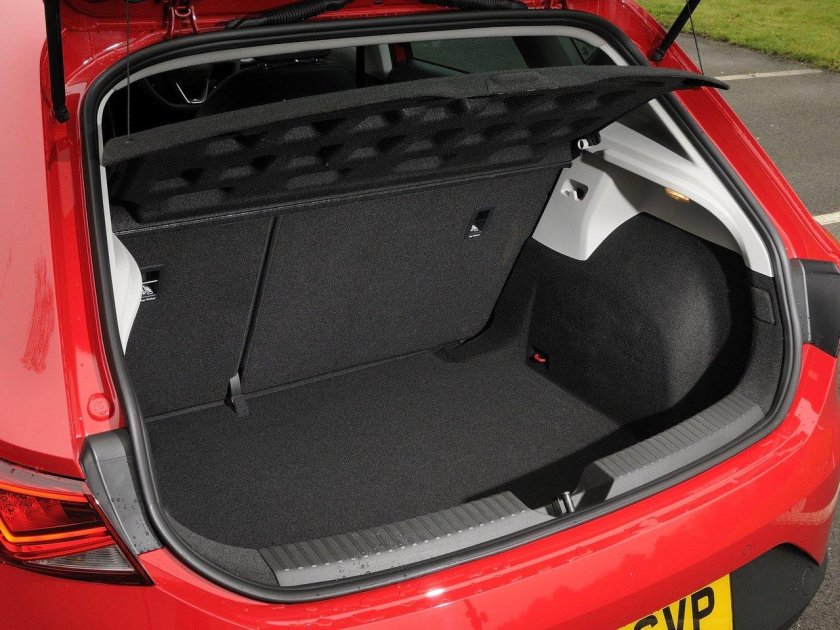 Сеат Леон багажник