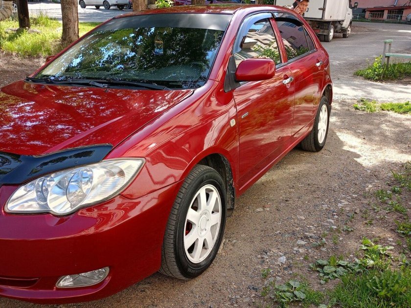 Машина BYD f3 2008 года