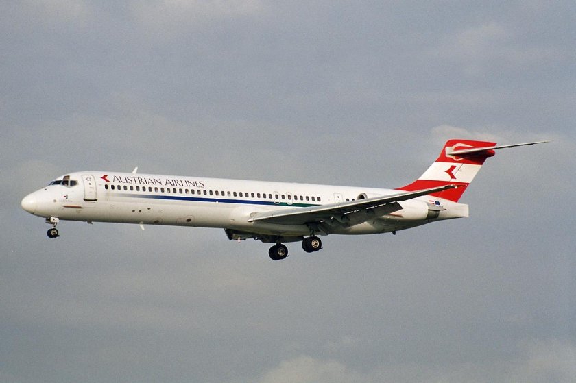 Авиалайнер MD-87 Austrian