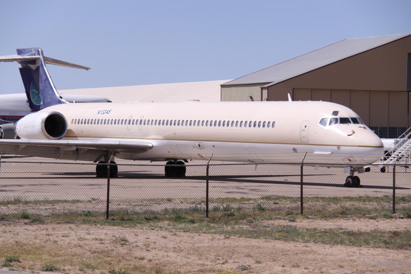 MCDONNELL Douglas MD-90