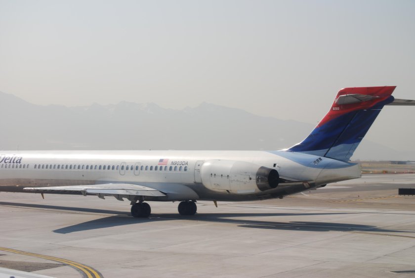 MCDONNELL Douglas MD-90