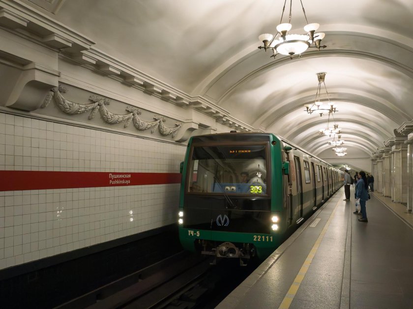 Метро санкт петербурга поезд