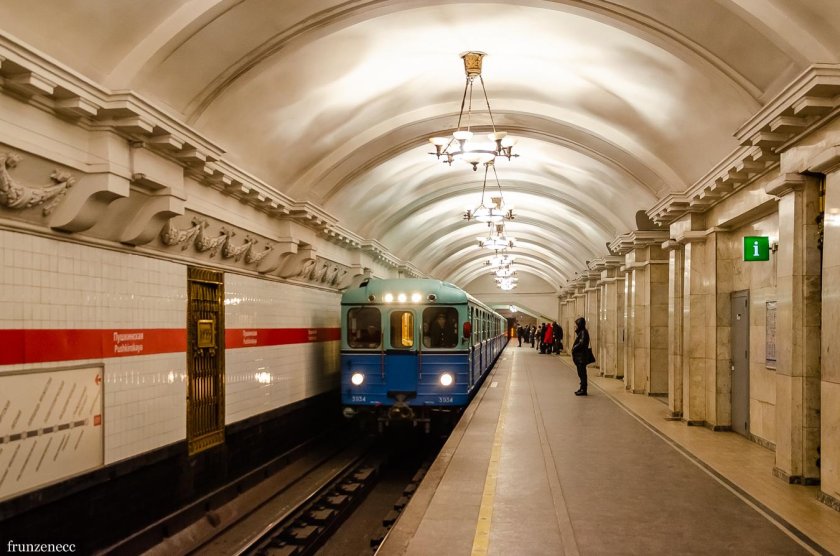 Станция метро санкт петербург