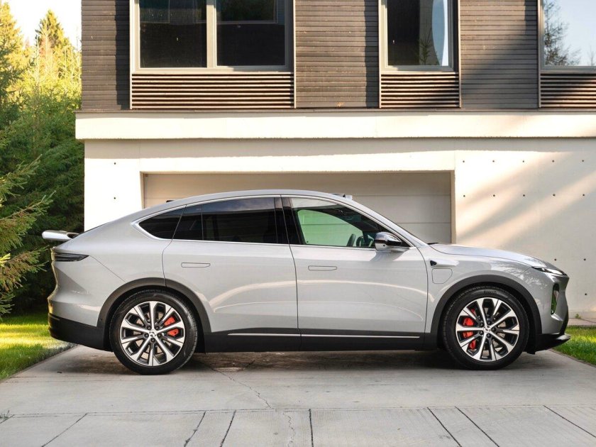 Электрический внедорожник