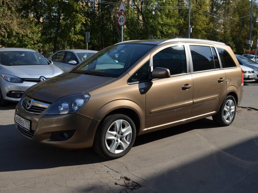 Опель зафира 2012