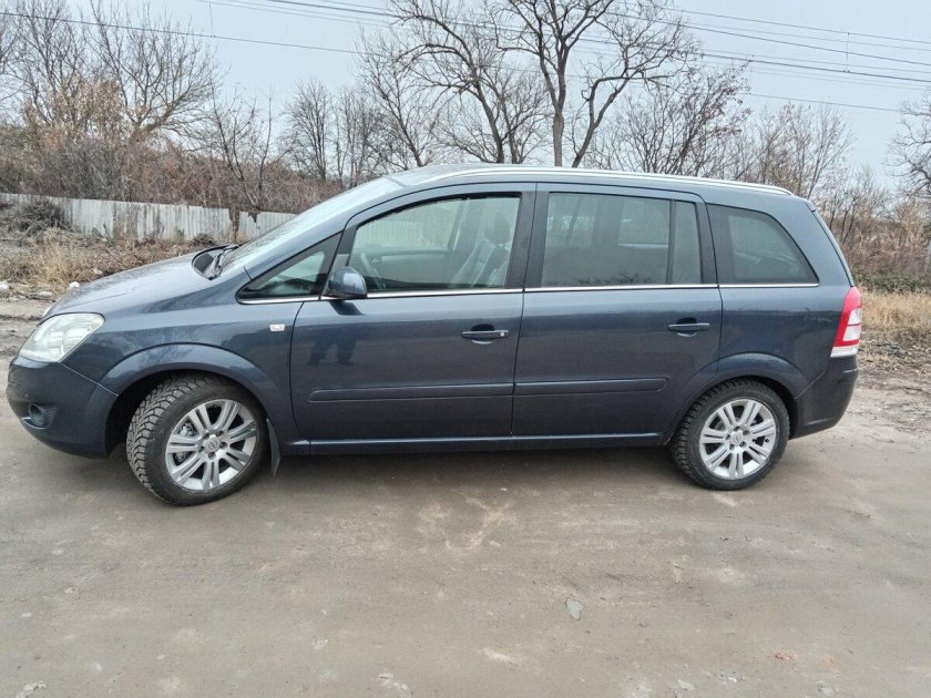 Опель зафира b