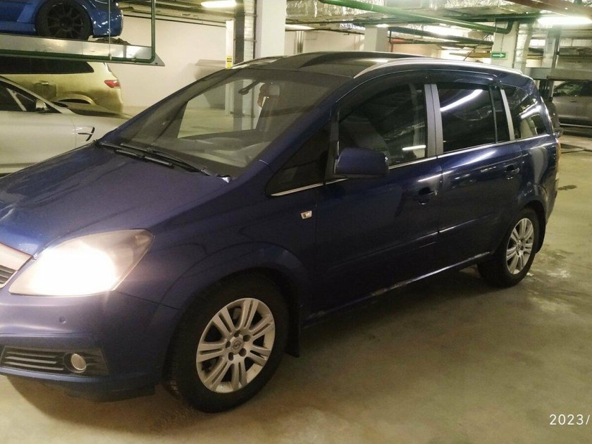 Opel zafira 2012