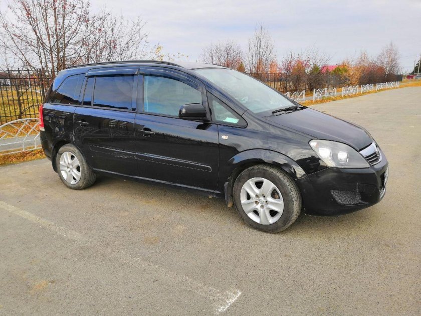 Опель зафира 2012