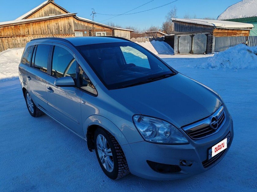Опель зафира 2010 года