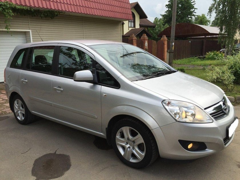 Опель Зафира 2008 серебристый