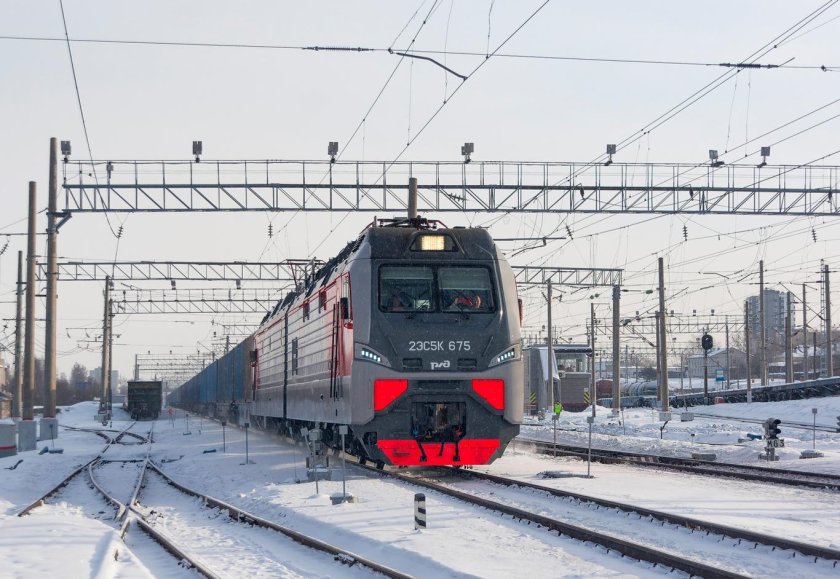 Поезд локомотив