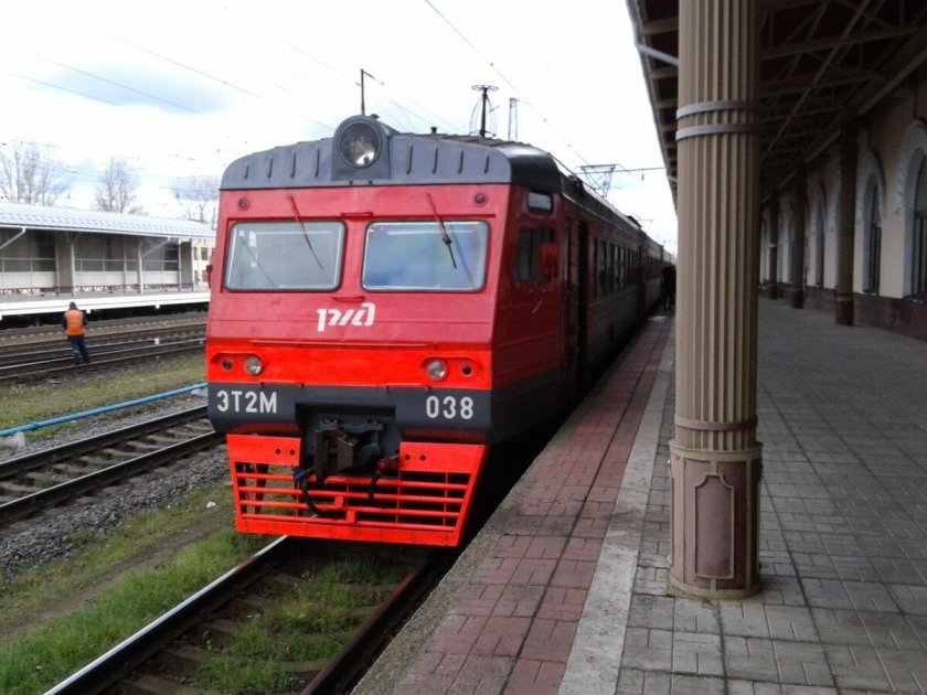 Электропоезд эт 2 м