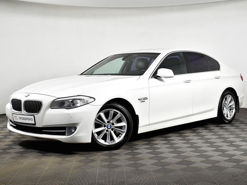 БМВ 5 серии белая