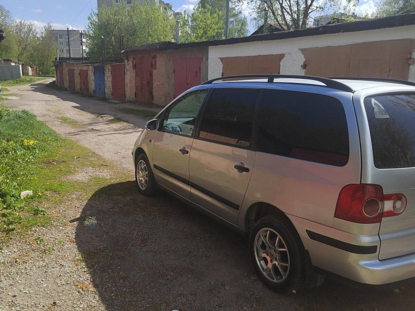 Volkswagen sharan 2005 год