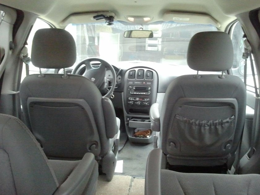 Dodge Caravan 2002 салон
