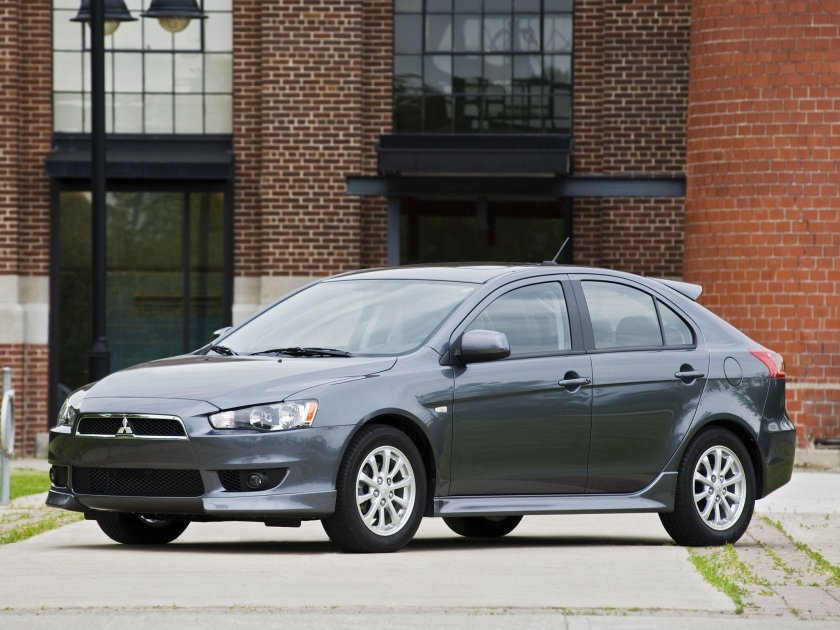 Лансер 10 хэтчбек