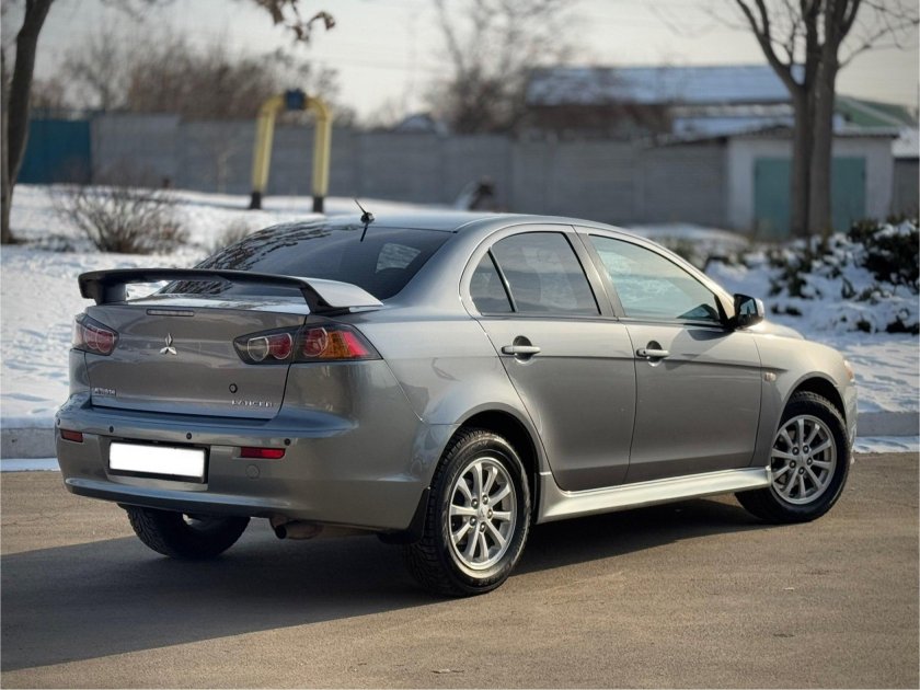 Митсубиши лансер х