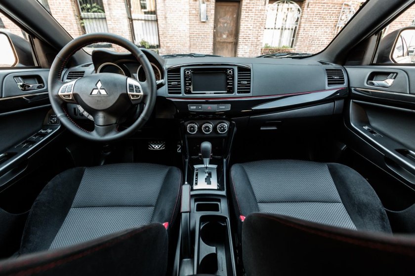 Lancer x 2017 салон