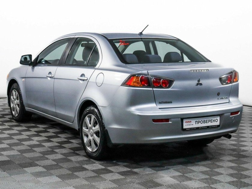 Mitsubishi lancer 2012