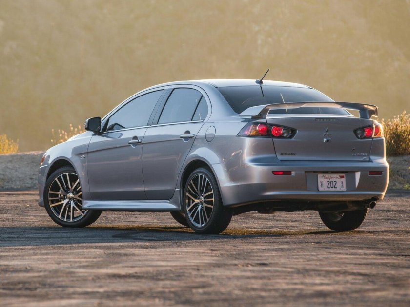 Mitsubishi lancer 2015 2017