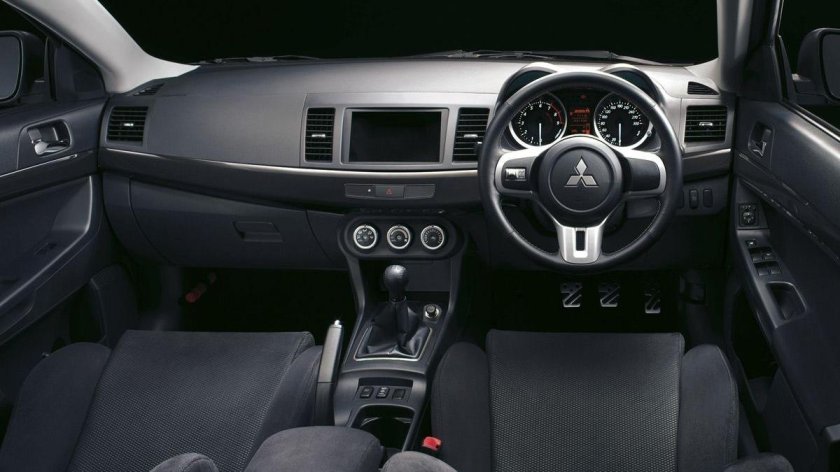 Митсубиси лансер эволюшн 10 салон