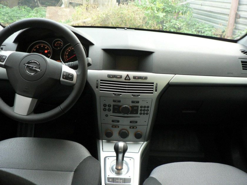 Opel Astra h 1.8 автомат