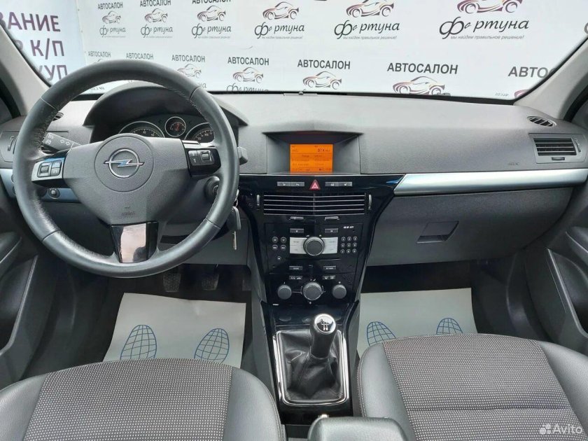 Opel astra 2008 салон