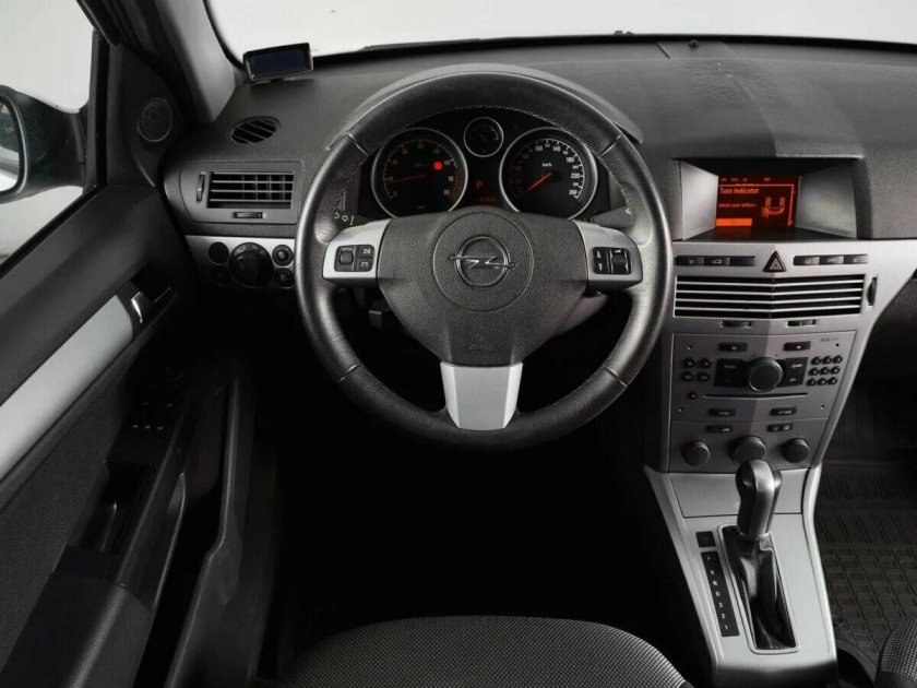 Opel Astra h 2004 салон