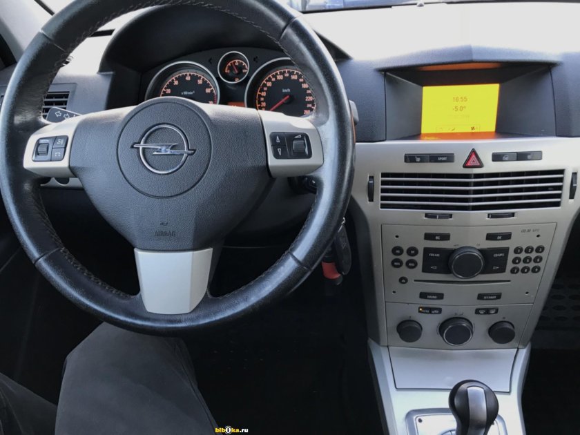 Опель Астра 2008 седан 1.6