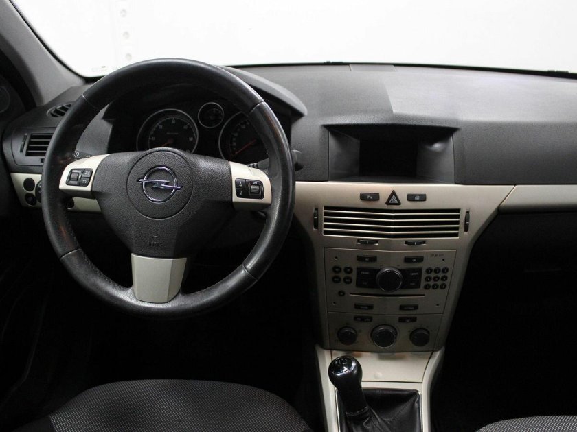 Opel Astra 2008 салон