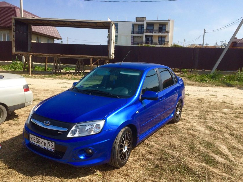 Лада Гранта голубая Планета