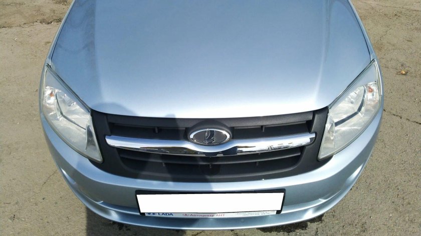 Лада Гранта цвет ледяной 413