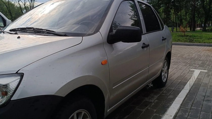 Лада Гранта 2013 серебристая