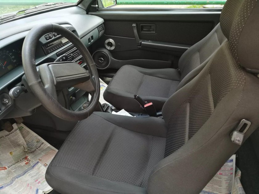 ВАЗ-2113 хэтчбек салон