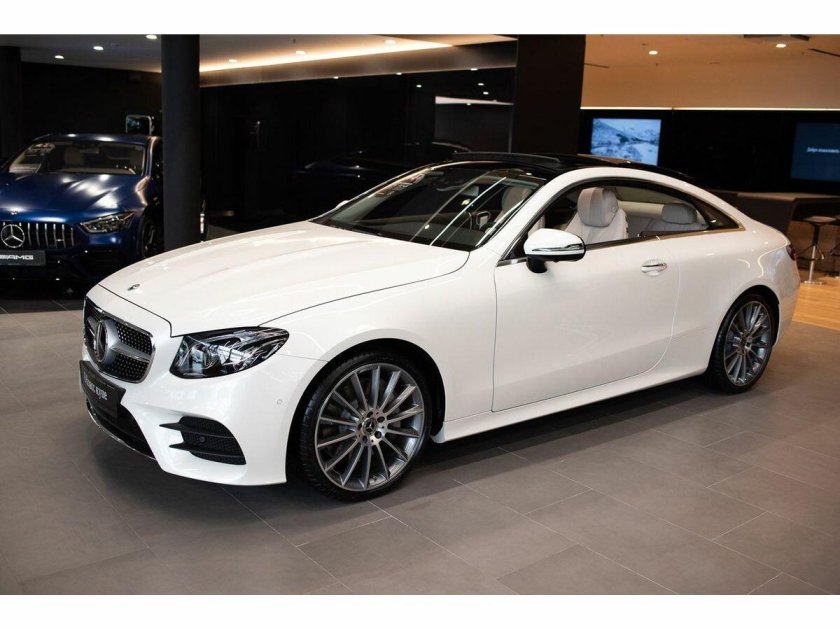 Mercedes e class Coupe 2021 White