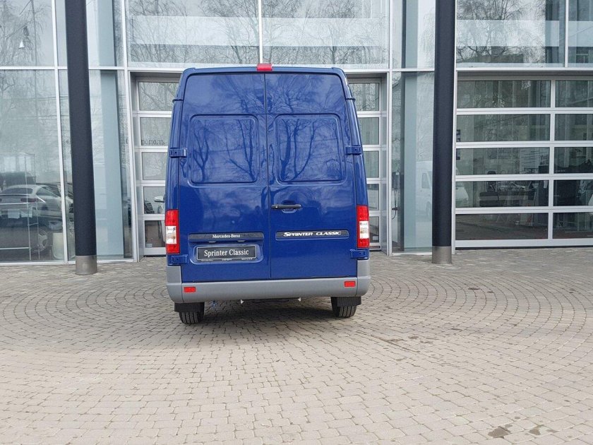 Мерседес Спринтер зад