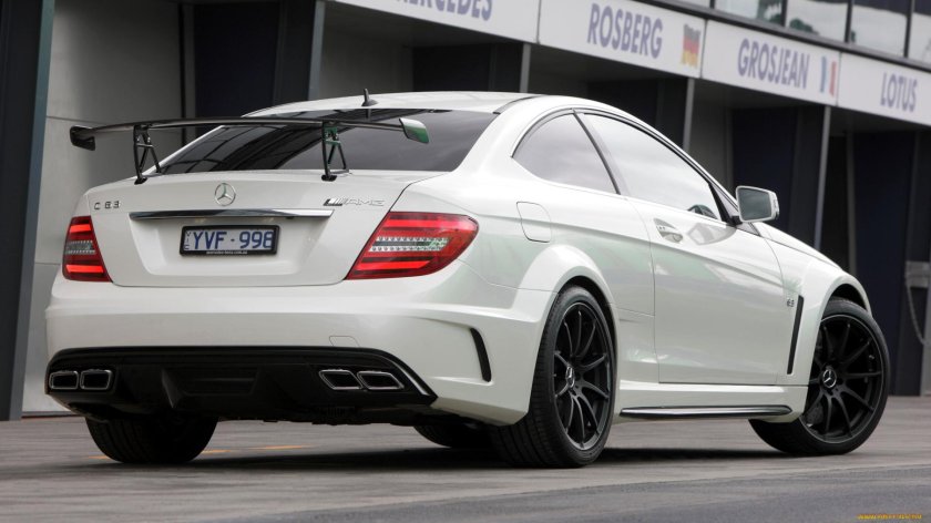 Мерседес Бенц c63