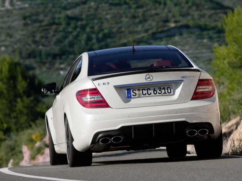 Mercedes Benz c63 AMG