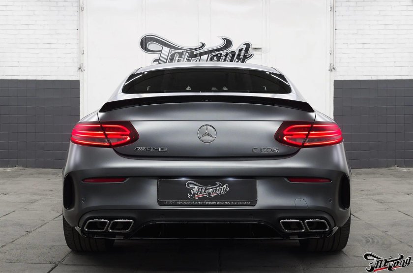 Мерседес c63s сзади