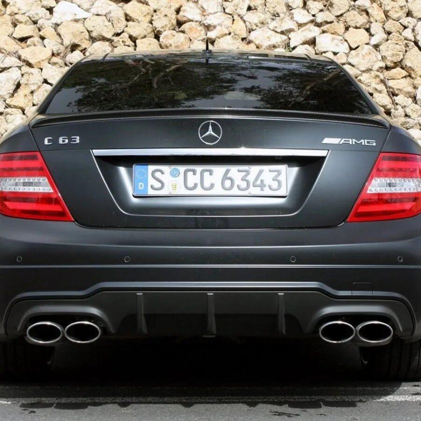 Мерседес c63 AMG сзади