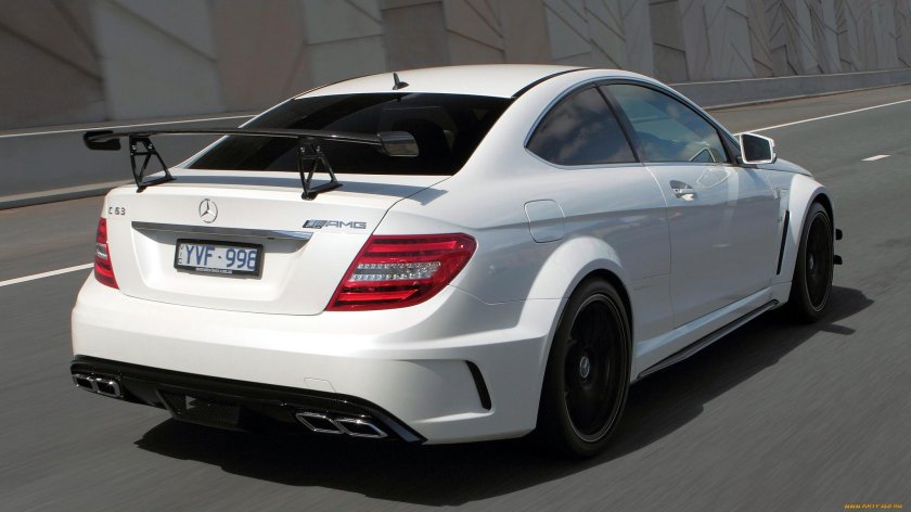 Mercedes AMG 63 w204 купе