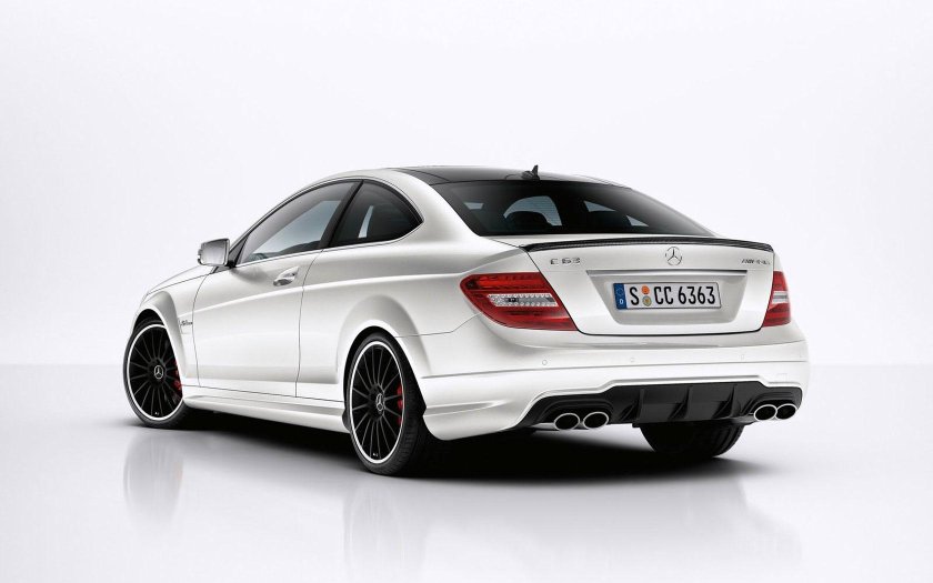 Mercedes Benz c63 AMG